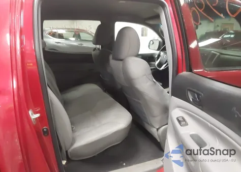 2013 Toyota Tacoma Base V6 z USA, uszkodzony, nr VIN 3TMLU4EN1DM106960